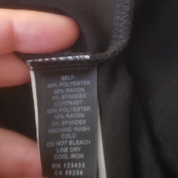 NEW! DESIGN LAB Black Plaid Sleeve Sweater M. - Picture 5 of 5